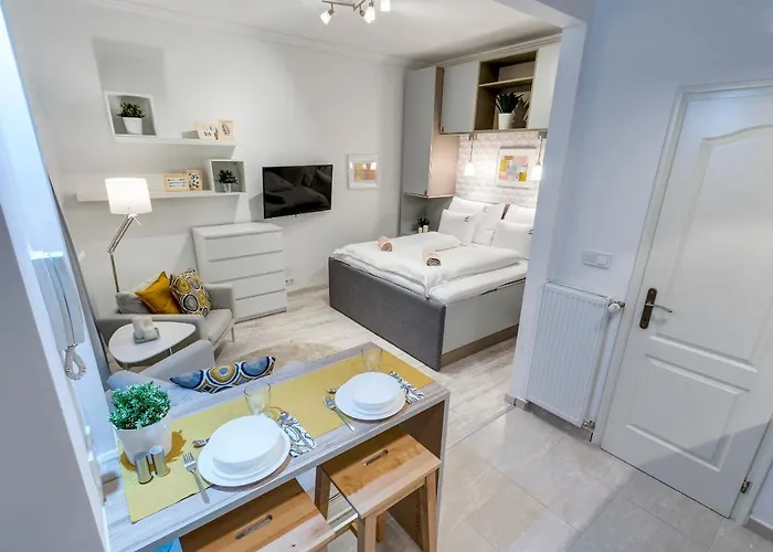 Riverside Deluxe Apartment